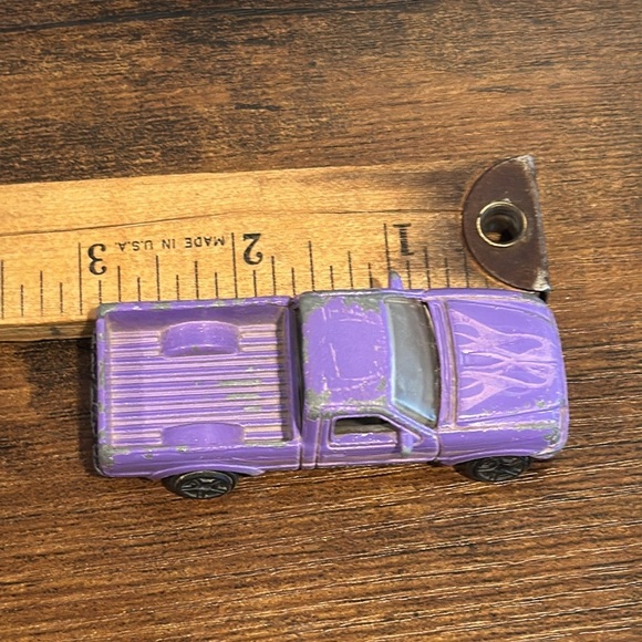 Motormax 6052 Ford Ranger Pickup Truck Toy Car Model - Purple With Flames - Picture 11 of 13